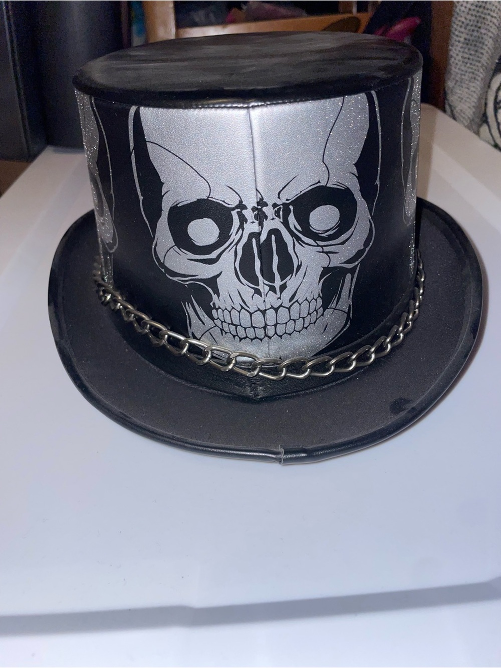 Spirit Halloween/Spencers Skull & Chain Top Hat
